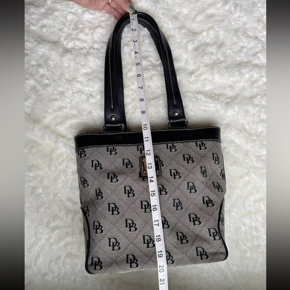 Vintage Dooney & Bourke Gabriella Logo Quilt Bag Black Grey Purse Shoulder Bag - Picture 9 of 14